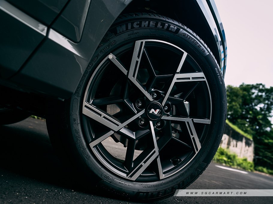 https://i.i-sgcm.com/new_cars/cars/12986/12986_g66