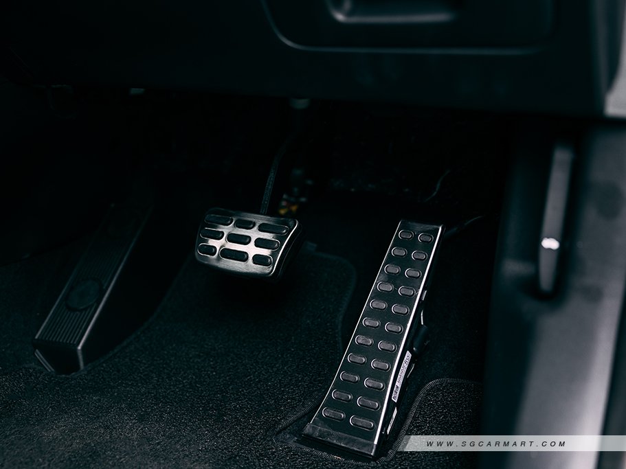 https://i.i-sgcm.com/new_cars/cars/12986/12986_g73