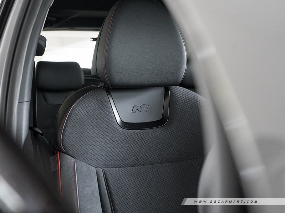 https://i.i-sgcm.com/new_cars/cars/12986/12986_g94