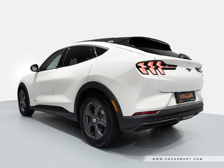 https://i.i-sgcm.com/new_cars/cars/12989/12989_g11