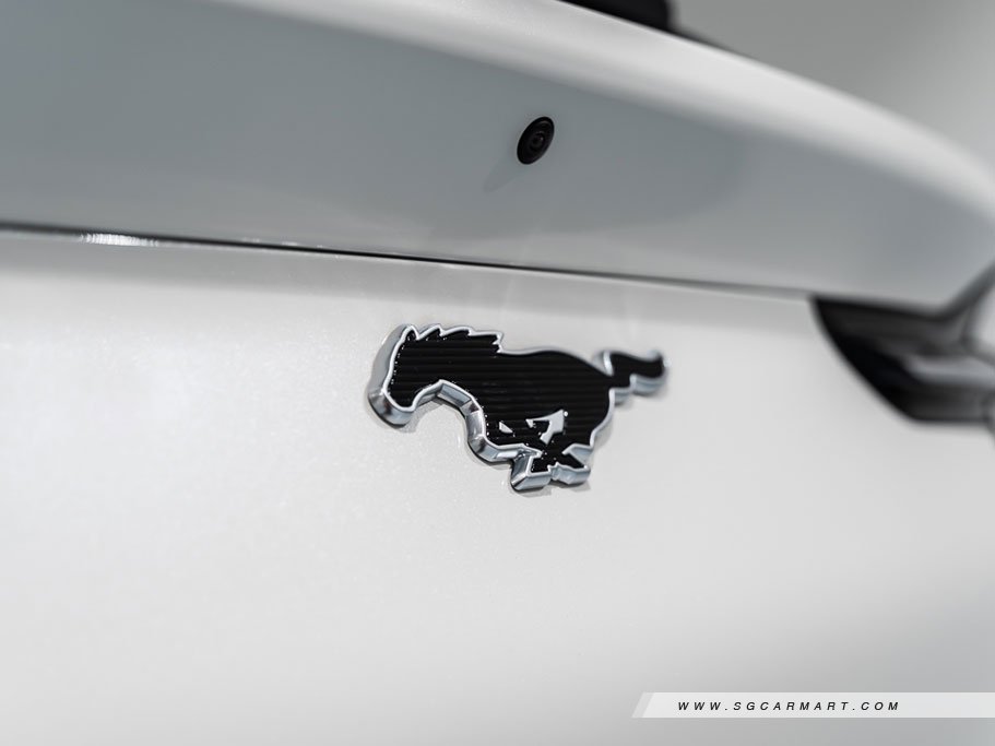 https://i.i-sgcm.com/new_cars/cars/12989/12989_g16