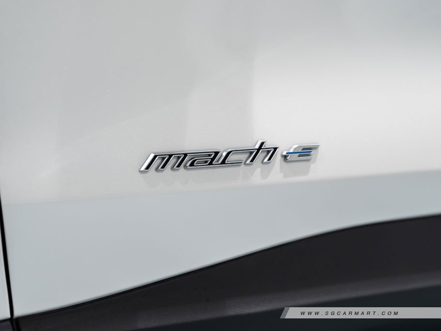 https://i.i-sgcm.com/new_cars/cars/12989/12989_g18