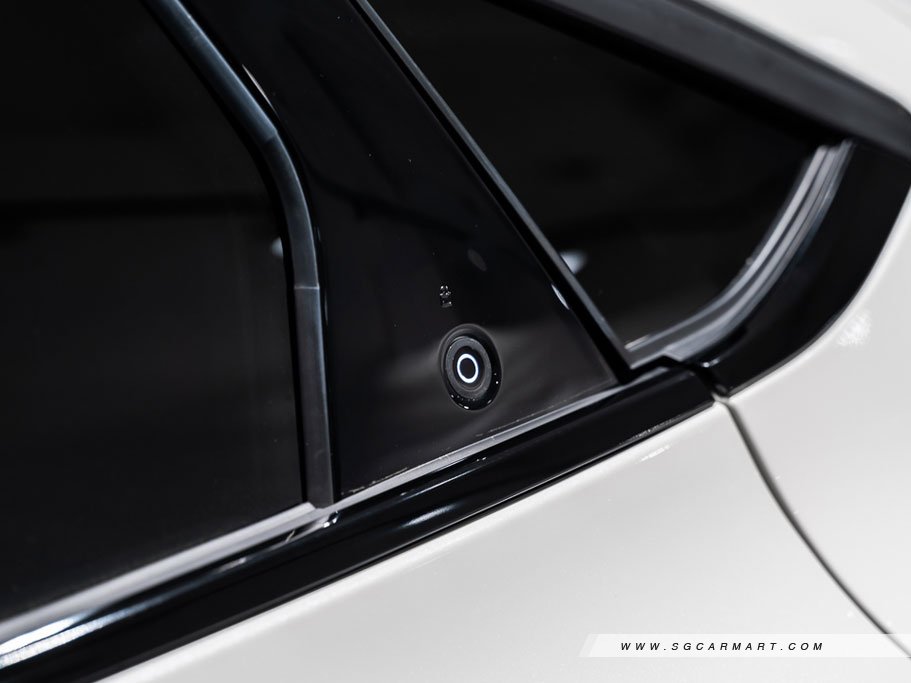 https://i.i-sgcm.com/new_cars/cars/12989/12989_g21