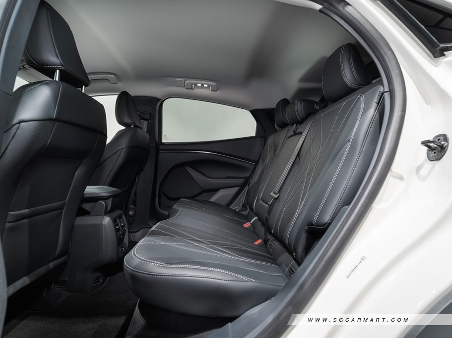 https://i.i-sgcm.com/new_cars/cars/12989/12989_g25