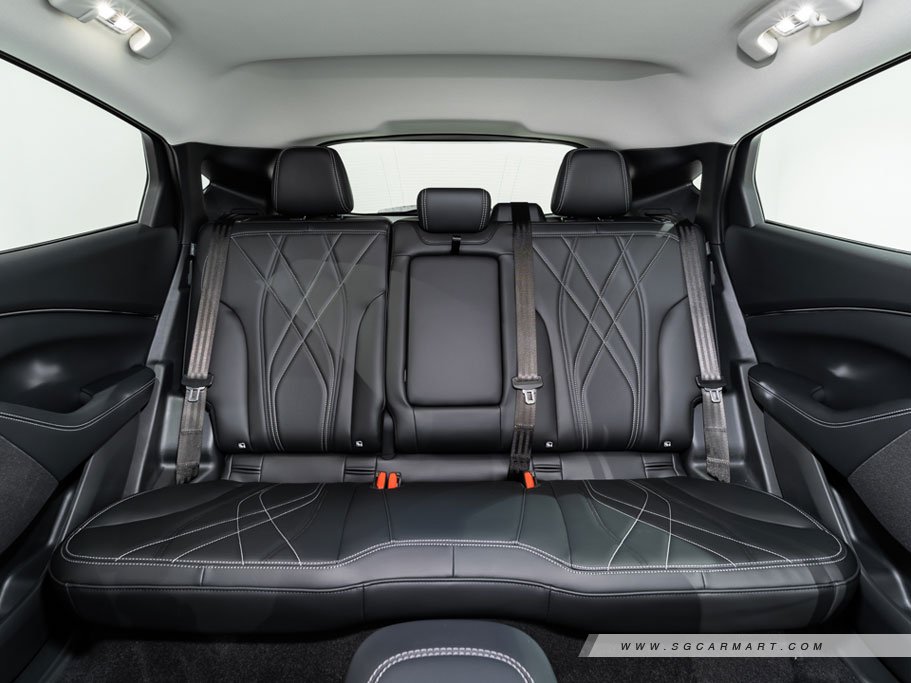 https://i.i-sgcm.com/new_cars/cars/12989/12989_g29
