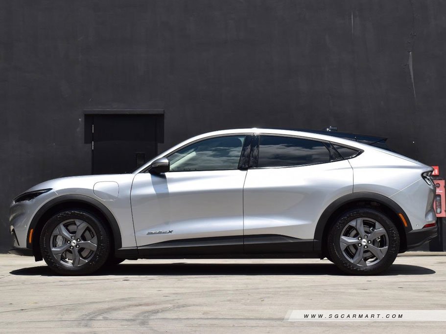 https://i.i-sgcm.com/new_cars/cars/12989/12989_g2