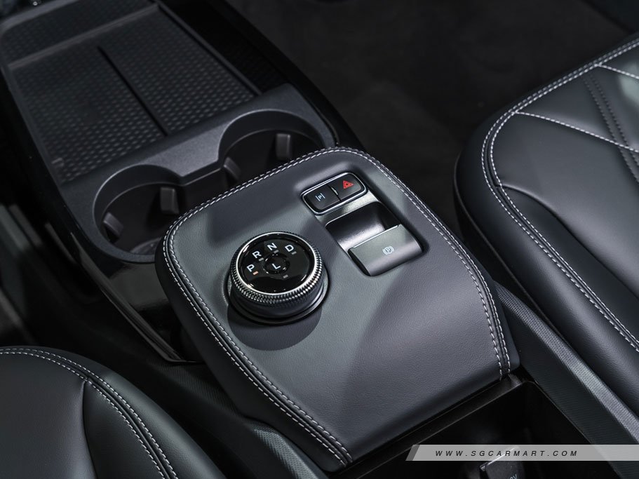 https://i.i-sgcm.com/new_cars/cars/12989/12989_g51