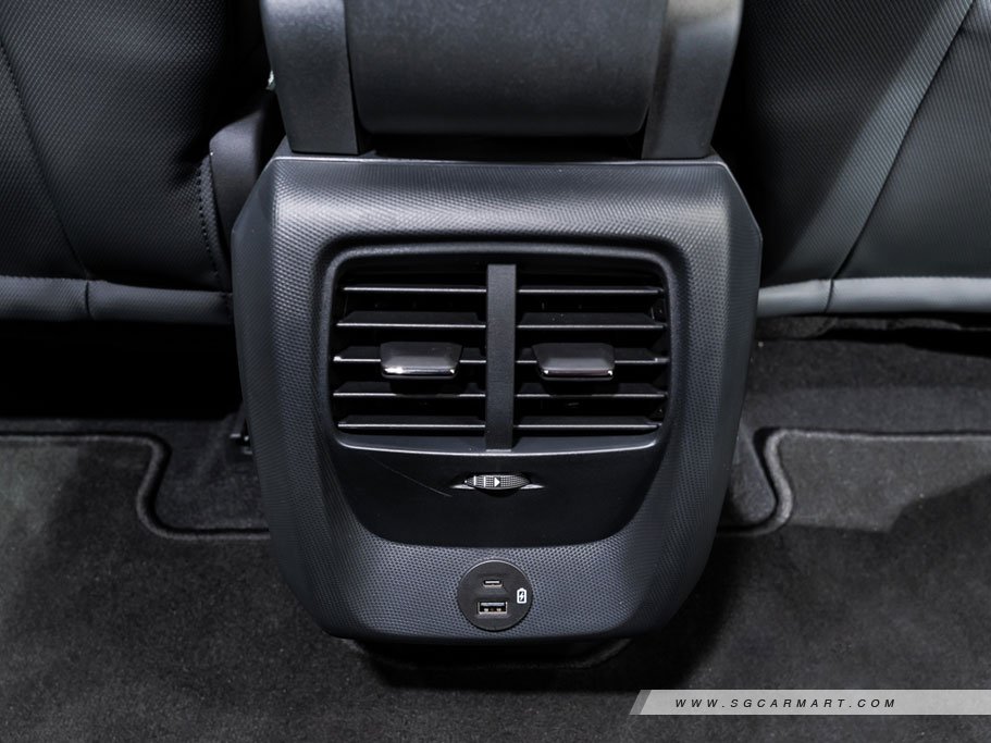 https://i.i-sgcm.com/new_cars/cars/12989/12989_g54