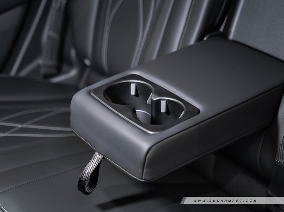 https://i.i-sgcm.com/new_cars/cars/12989/12989_g55