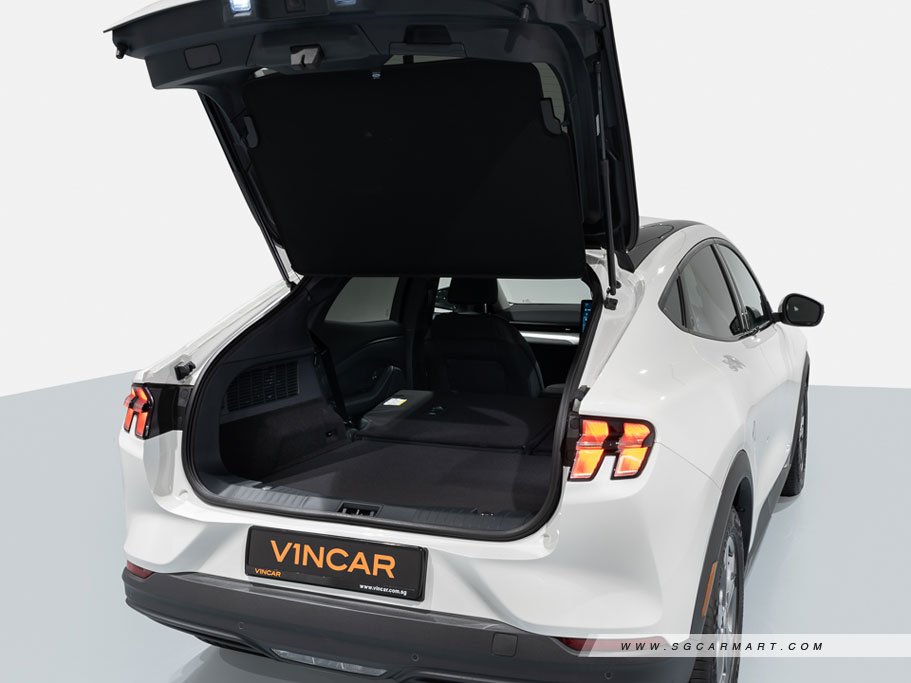 https://i.i-sgcm.com/new_cars/cars/12989/12989_g64