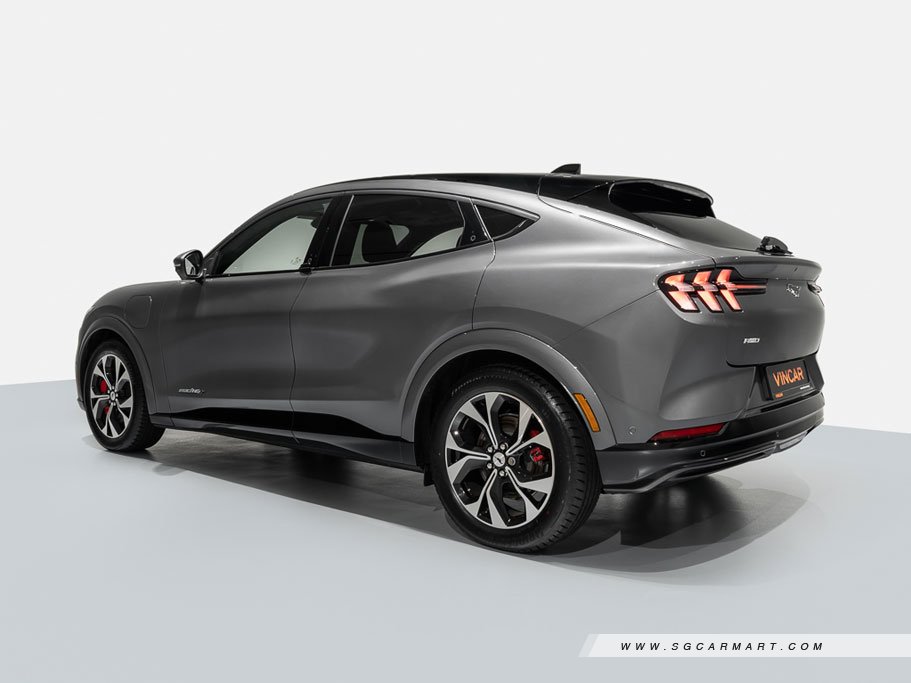 https://i.i-sgcm.com/new_cars/cars/12989/12989_g68
