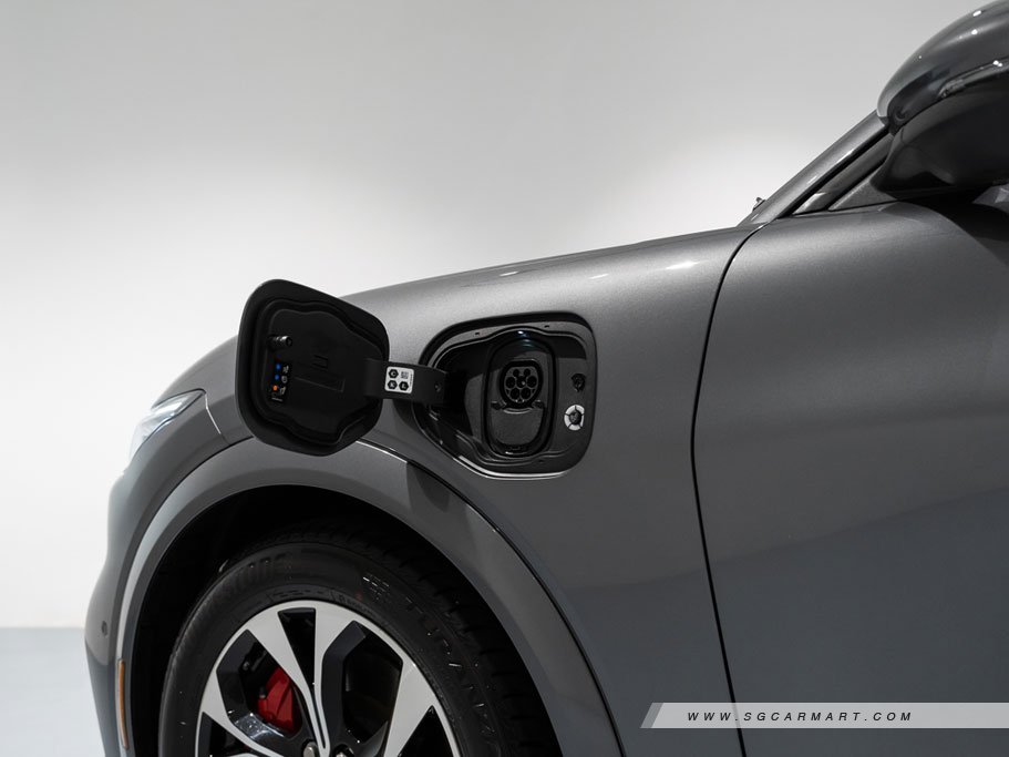 https://i.i-sgcm.com/new_cars/cars/12989/12989_g73