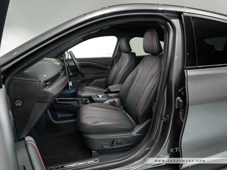 https://i.i-sgcm.com/new_cars/cars/12989/12989_g77