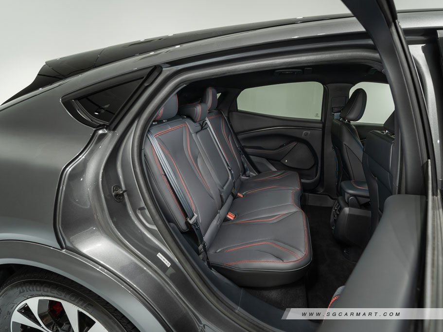 https://i.i-sgcm.com/new_cars/cars/12989/12989_g80