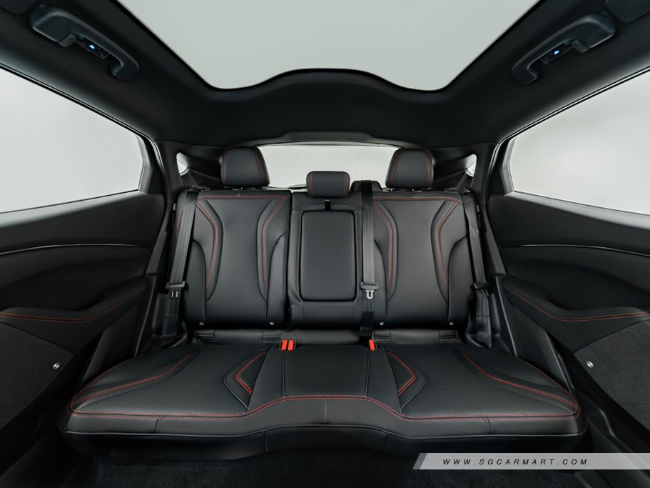 https://i.i-sgcm.com/new_cars/cars/12989/12989_g82