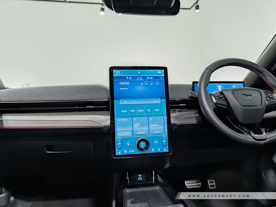 https://i.i-sgcm.com/new_cars/cars/12989/12989_g85