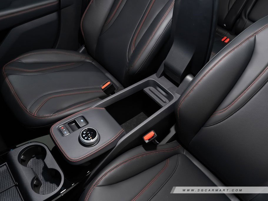 https://i.i-sgcm.com/new_cars/cars/12989/12989_g88