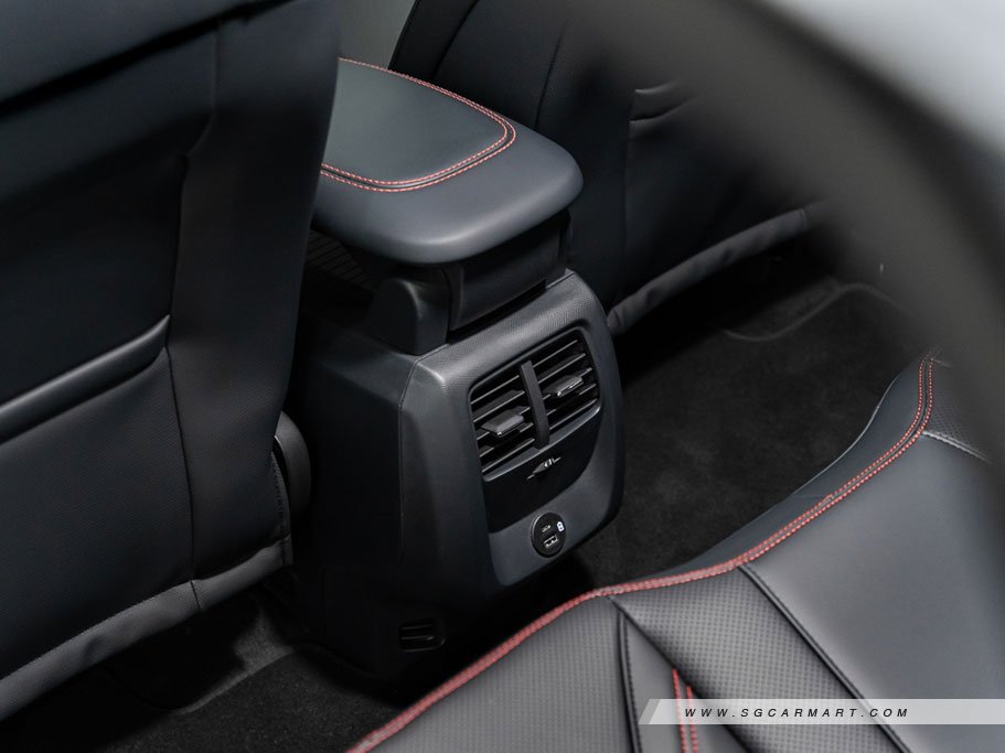 https://i.i-sgcm.com/new_cars/cars/12989/12989_g89