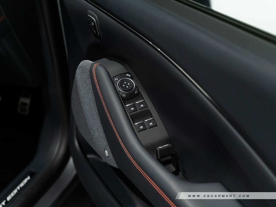 https://i.i-sgcm.com/new_cars/cars/12989/12989_g94