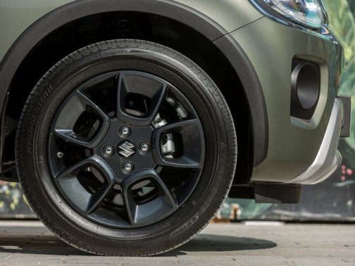 https://i.i-sgcm.com/new_cars/cars/21455/21455_g13