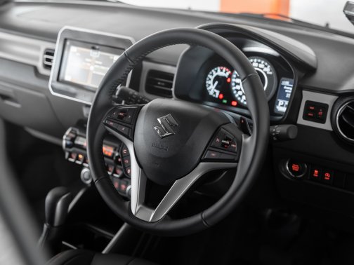 https://i.i-sgcm.com/new_cars/cars/21455/21455_g39