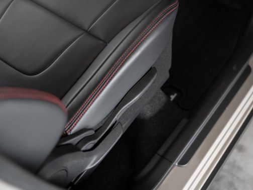 https://i.i-sgcm.com/new_cars/cars/21455/21455_g56