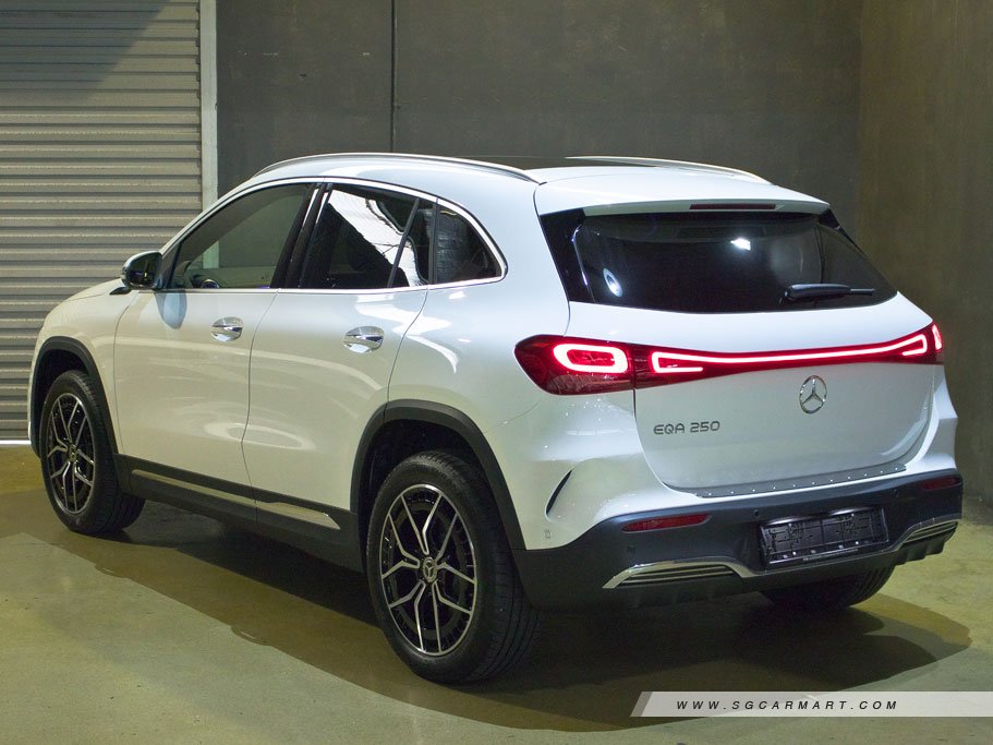 Mercedes-Benz EQA Electric EQA250 AMG Line Premium 66.5 kWh 4