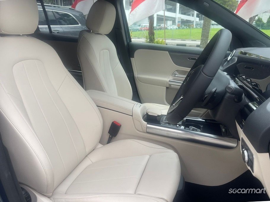 https://i.i-sgcm.com/new_cars/cars/21458/21458_g51
