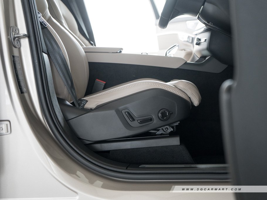 https://i.i-sgcm.com/new_cars/cars/21460/21460_g28