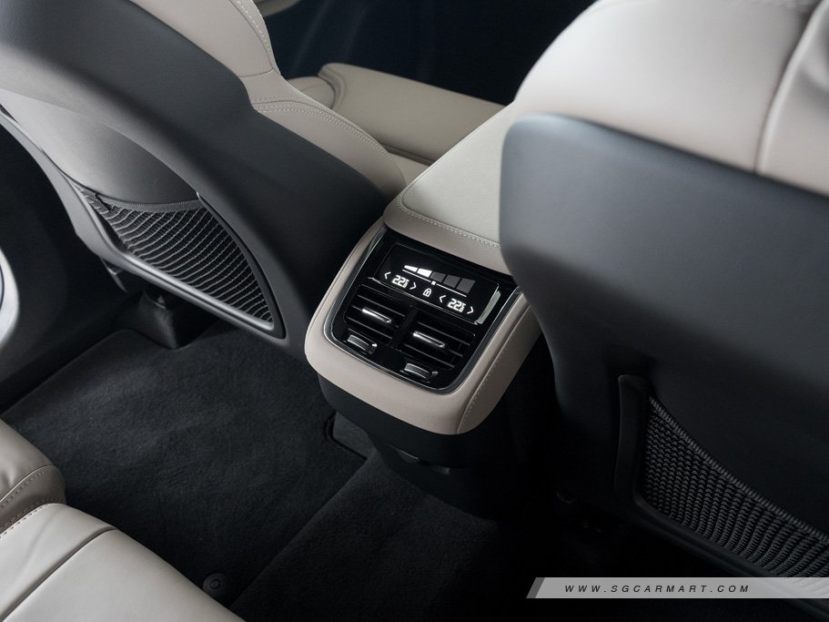 https://i.i-sgcm.com/new_cars/cars/21460/21460_g31