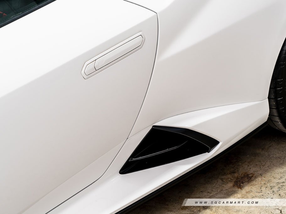 https://i.i-sgcm.com/new_cars/cars/21462/21462_g13