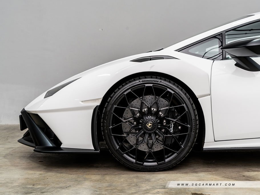 https://i.i-sgcm.com/new_cars/cars/21462/21462_g16