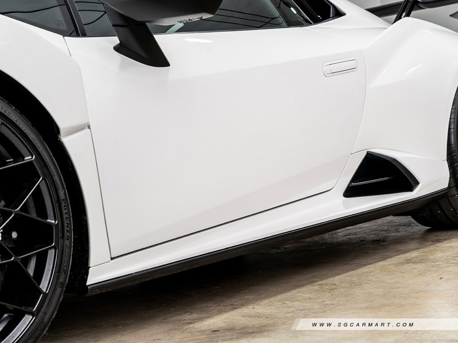 https://i.i-sgcm.com/new_cars/cars/21462/21462_g19