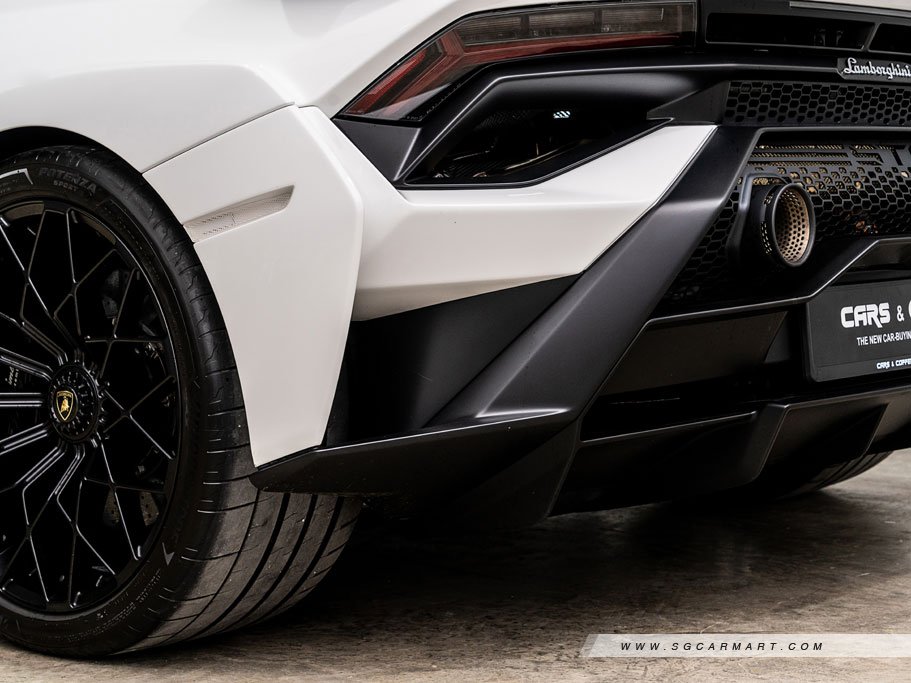 https://i.i-sgcm.com/new_cars/cars/21462/21462_g23