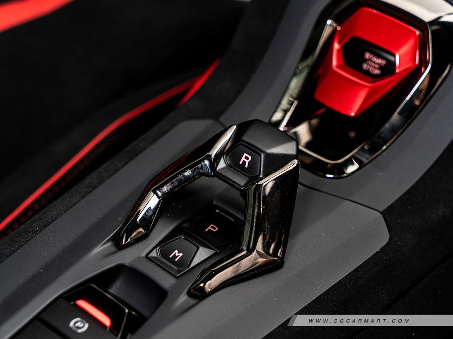 https://i.i-sgcm.com/new_cars/cars/21462/21462_g44