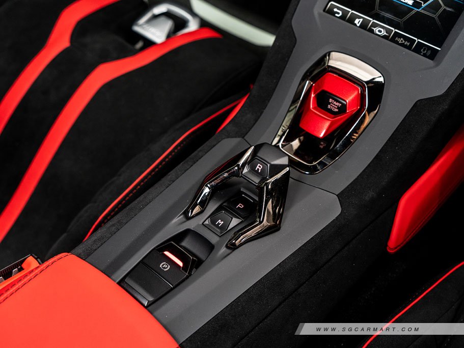 https://i.i-sgcm.com/new_cars/cars/21462/21462_g46
