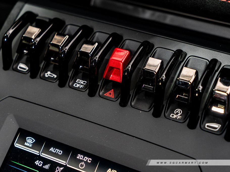 https://i.i-sgcm.com/new_cars/cars/21462/21462_g47
