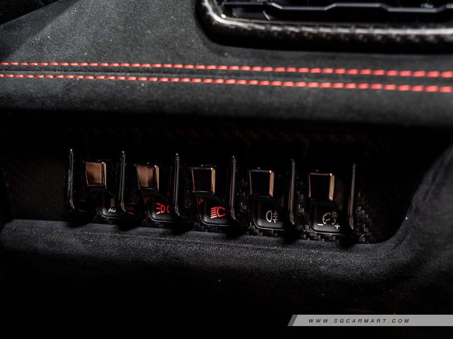 https://i.i-sgcm.com/new_cars/cars/21462/21462_g49