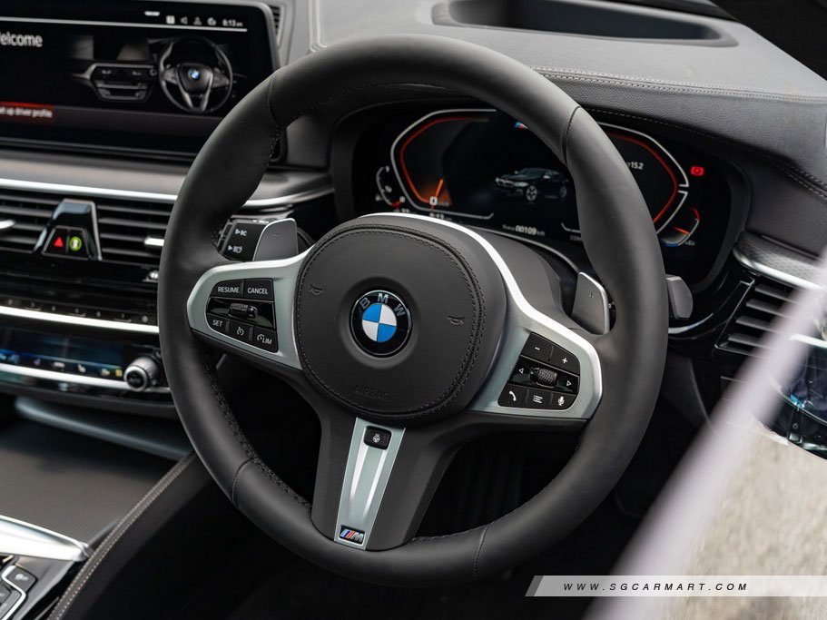 https://i.i-sgcm.com/new_cars/cars/21464/21464_g11