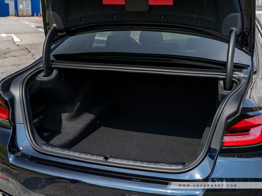 https://i.i-sgcm.com/new_cars/cars/21464/21464_g18