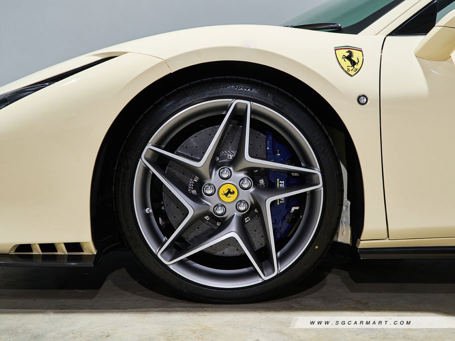 Ferrari F8 Tributo 3.9 V8 11