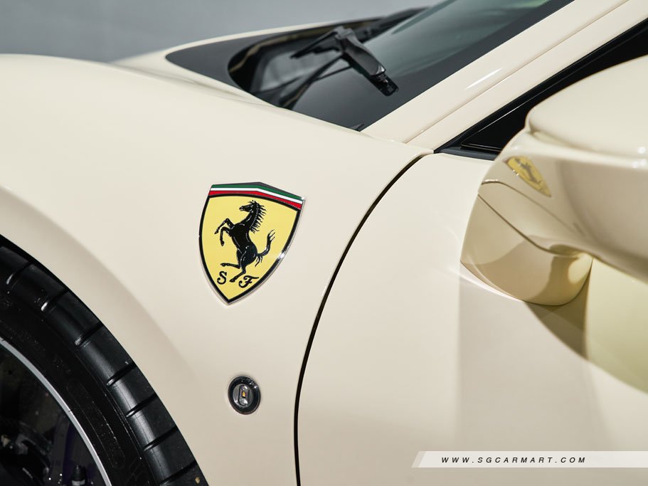 Ferrari F8 Tributo 3.9 V8 13