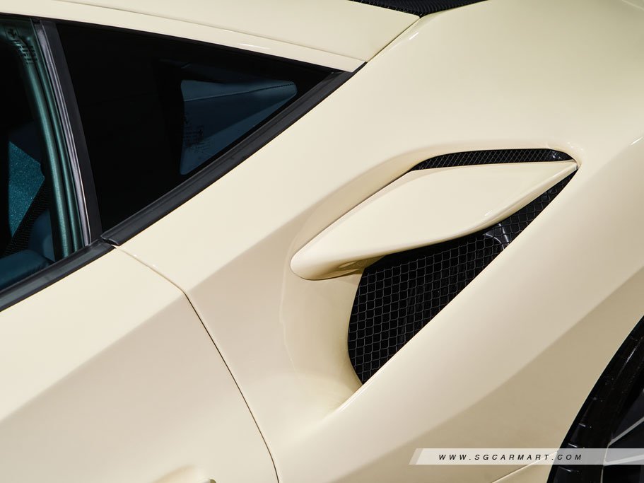 Ferrari F8 Tributo 3.9 V8 14