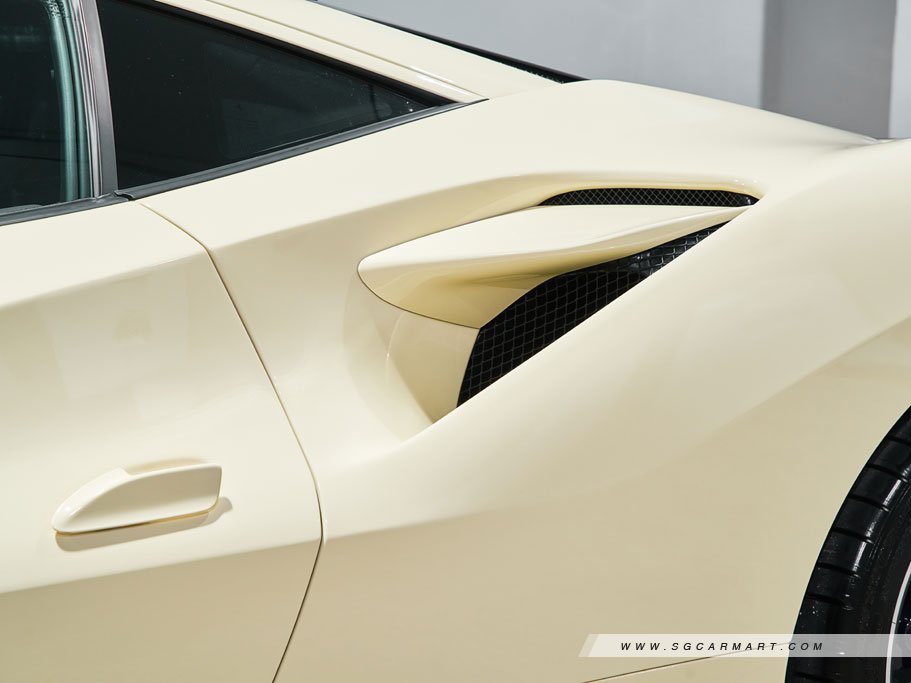 Ferrari F8 Tributo 3.9 V8 15