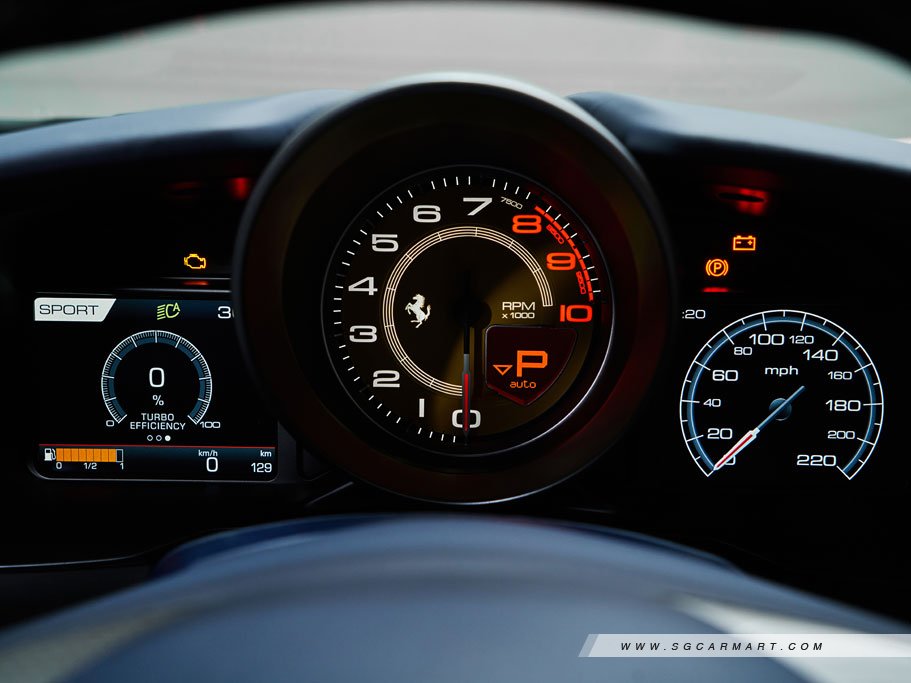 Ferrari F8 Tributo 3.9 V8 28
