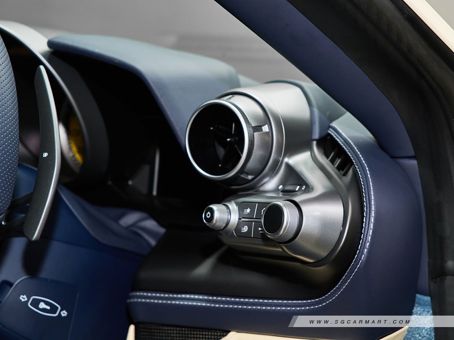 Ferrari F8 Tributo 3.9 V8 38