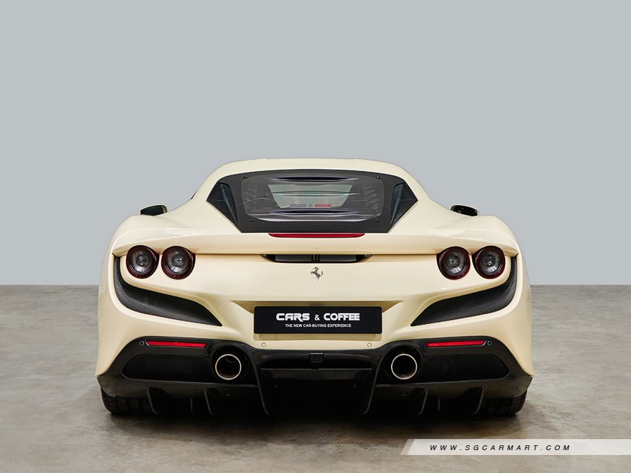 Ferrari F8 Tributo 3.9 V8 6