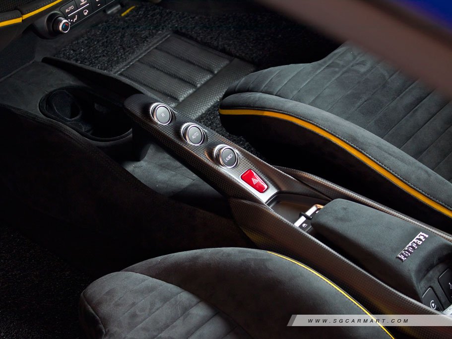 Ferrari F8 Tributo 3.9 V8 Tailor Made 75