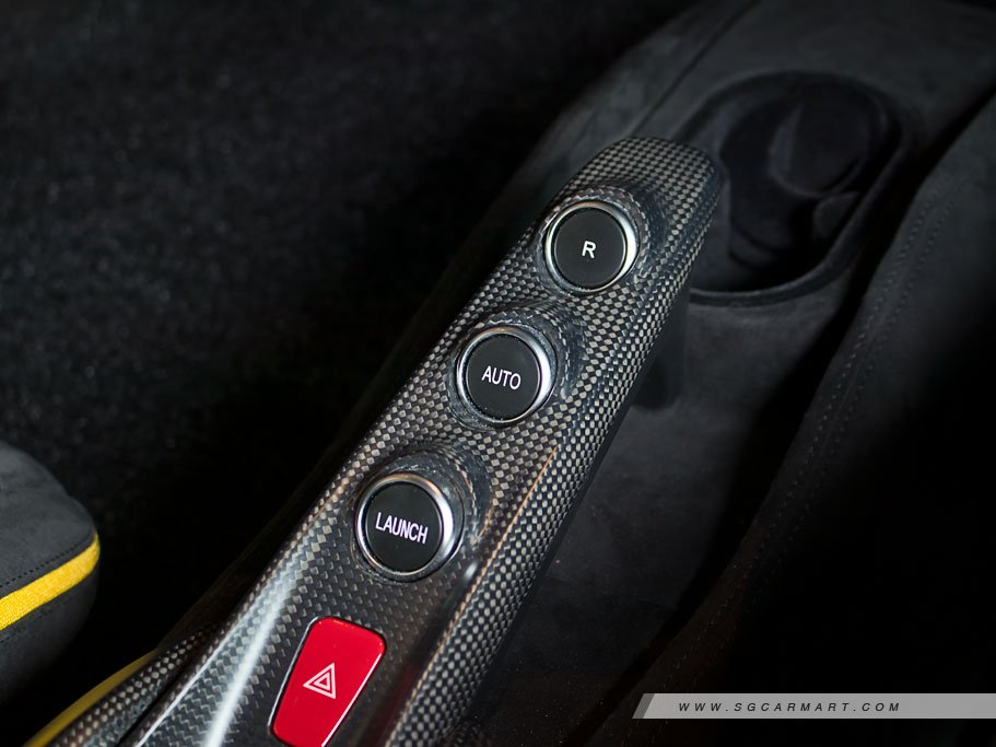 Ferrari F8 Tributo 3.9 V8 Tailor Made 77