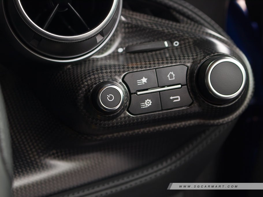 Ferrari F8 Tributo 3.9 V8 Tailor Made 81